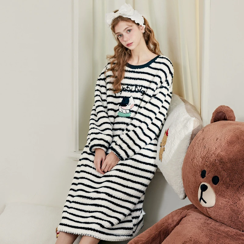 芬腾珊瑚绒睡裙女秋冬季保暖长袖睡衣裙布朗熊加绒加厚休闲中长裙