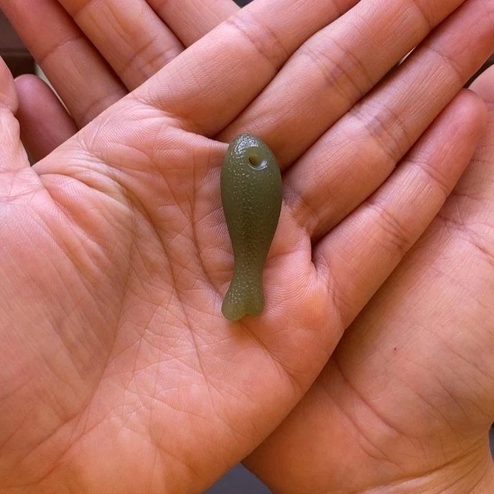 和田玉颈饰未镶嵌鱼****鱼小鱼