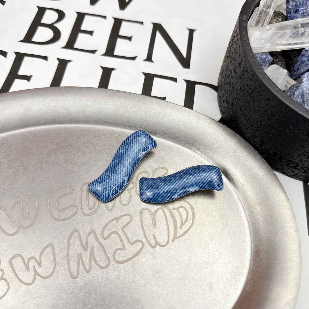 Mi33 韩版饰品 牛仔色亮面波浪边夹鸭嘴夹（一对）J88055200