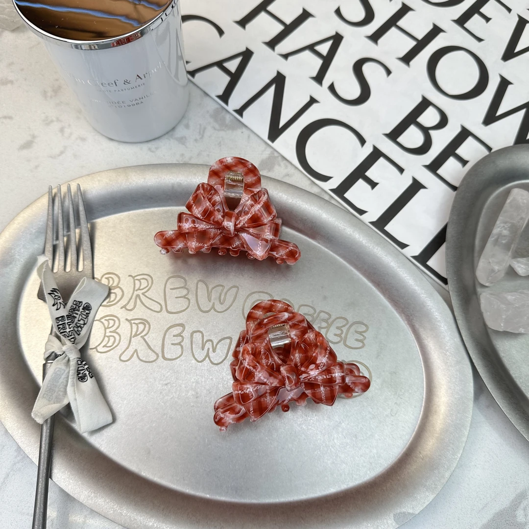 Mi33 韩版饰品 红色格子氛围感立体蝴蝶结鲨鱼夹抓夹 Z15068018