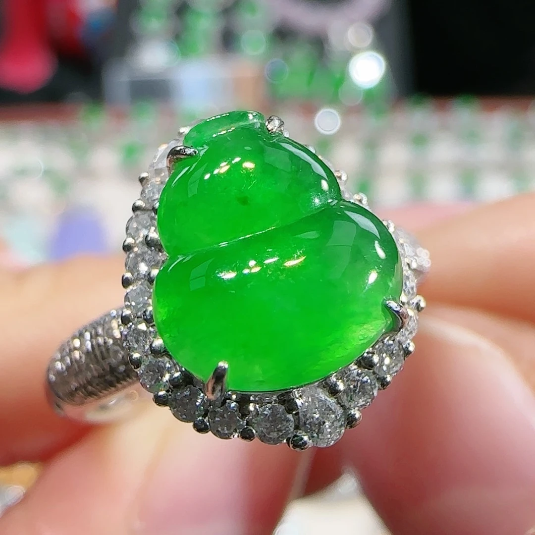 翡翠吊坠(不含链)18K金镶嵌