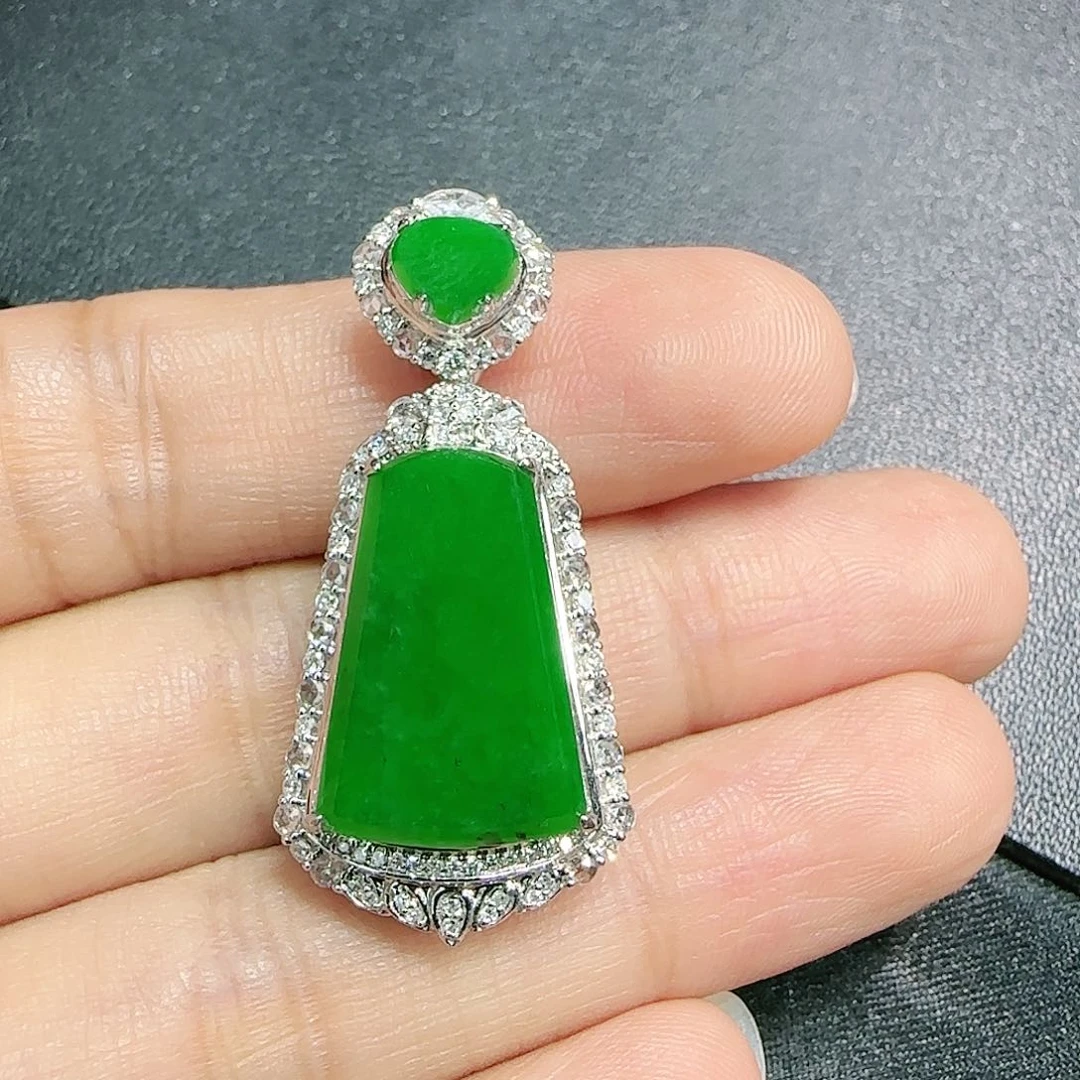 翡翠吊坠(不含链)18K金镶嵌