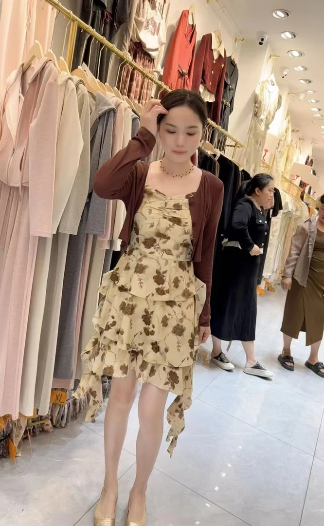 新款女装小个子蛋糕吊带裙显瘦洋气两件套套裙