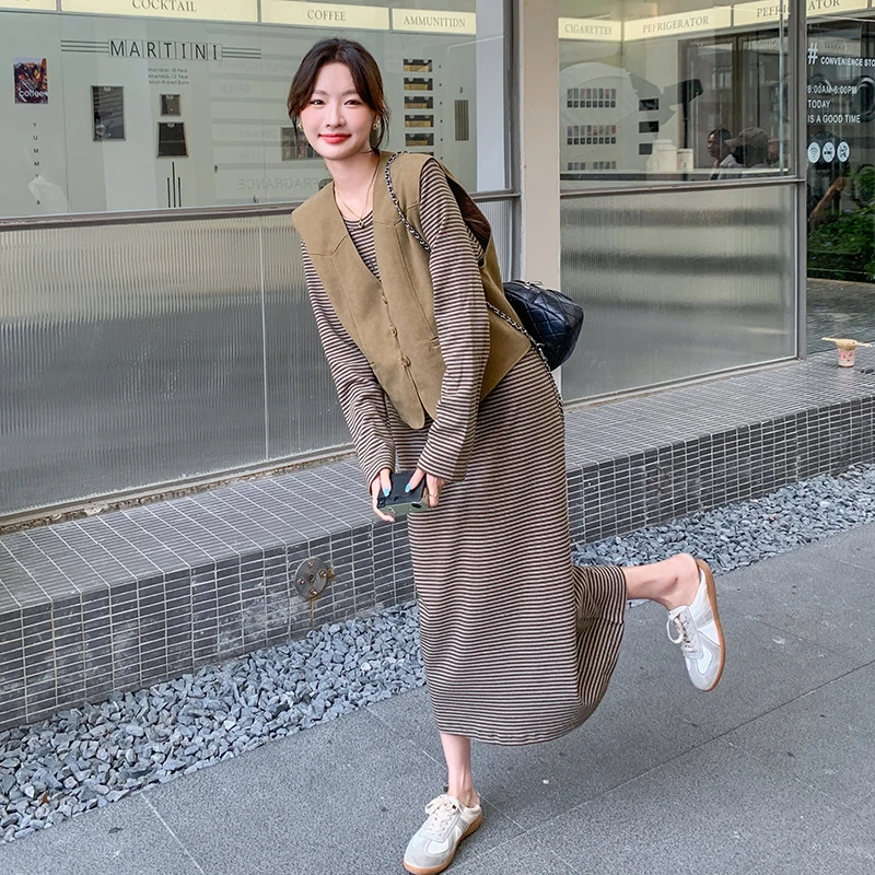 小香风咖色马甲条纹套装裙女2024新款早秋穿搭高级感连衣裙两件套