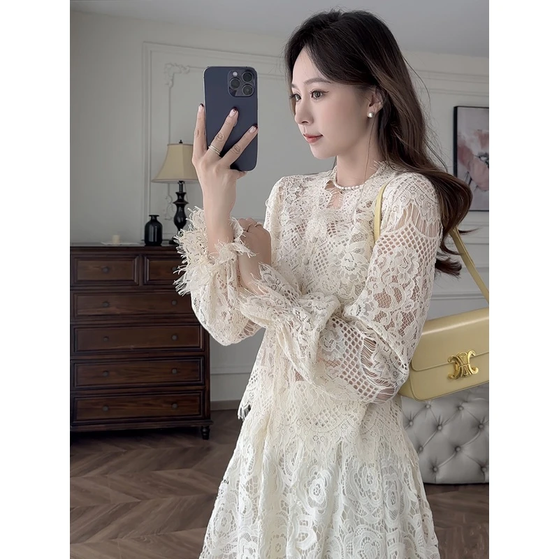 张涩涩【达人专属】25Spring “蕾丝名媛”法式V领优雅蕾丝长袖小衫