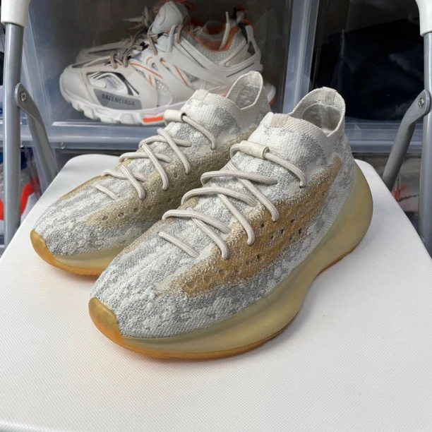 95新 42码 原盒 Yeezy380 满天星 老爹鞋 公价829