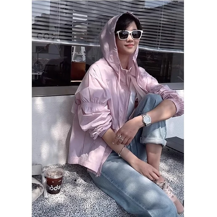 3色马卡龙系防晒轻薄短款户外 拼接连帽百搭防晒衣纯色口袋外套女