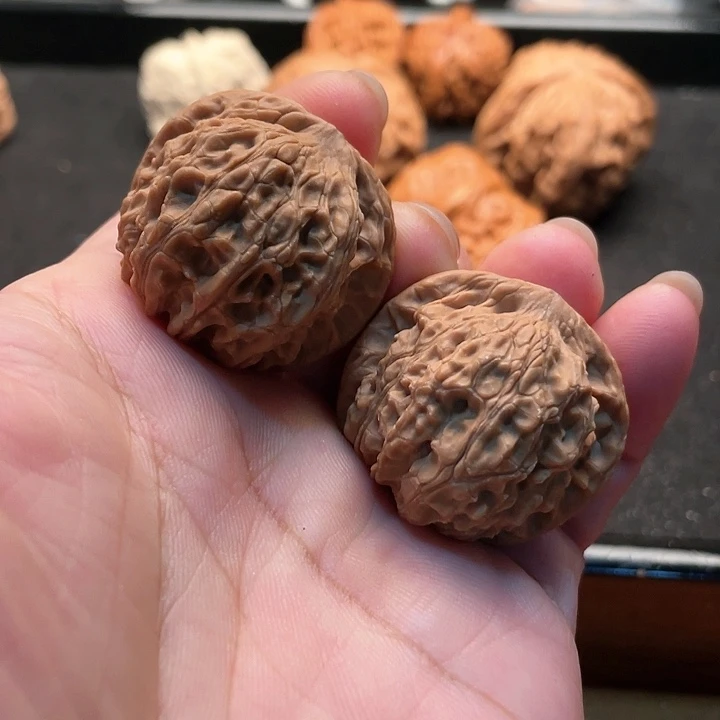 文玩核桃把件小手捻18.8