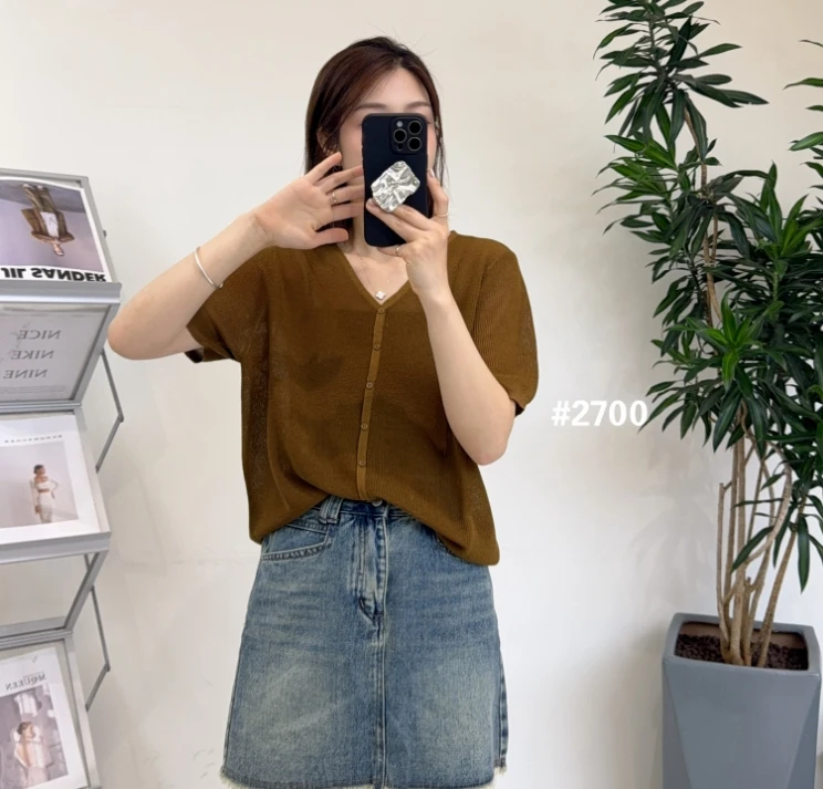 【一依推荐】  简约大气气质V领百搭时尚针织短袖上衣2700