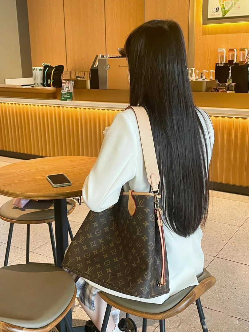 95新 LouisVuitton/路易威登 棕色nf中号芯片腋下包单肩百搭