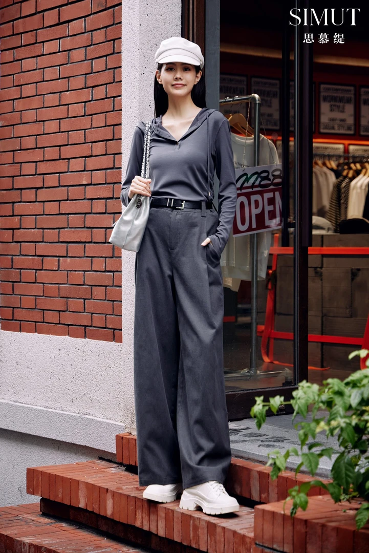 舒适减龄修身卫衣