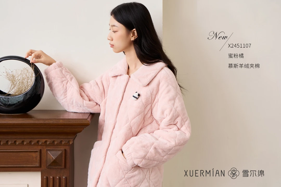 冬季加厚珊瑚绒家居服女士三层夹棉保暖睡衣套装