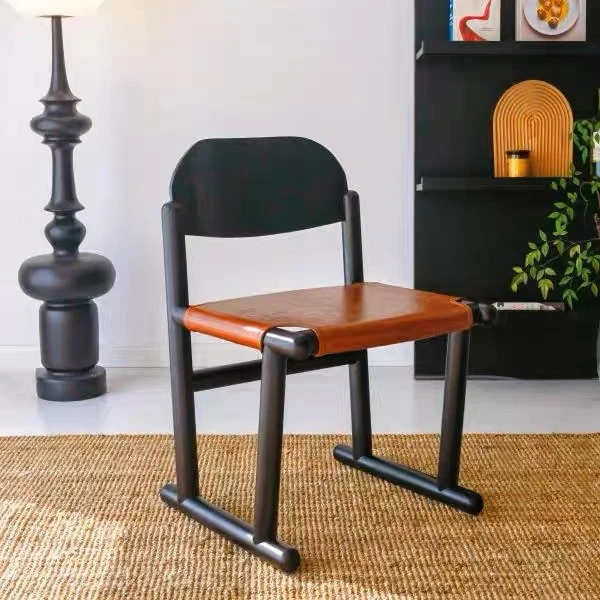 廊漫 设计师实木餐椅复古家用小户型休闲靠背书桌椅皮革餐桌椅子