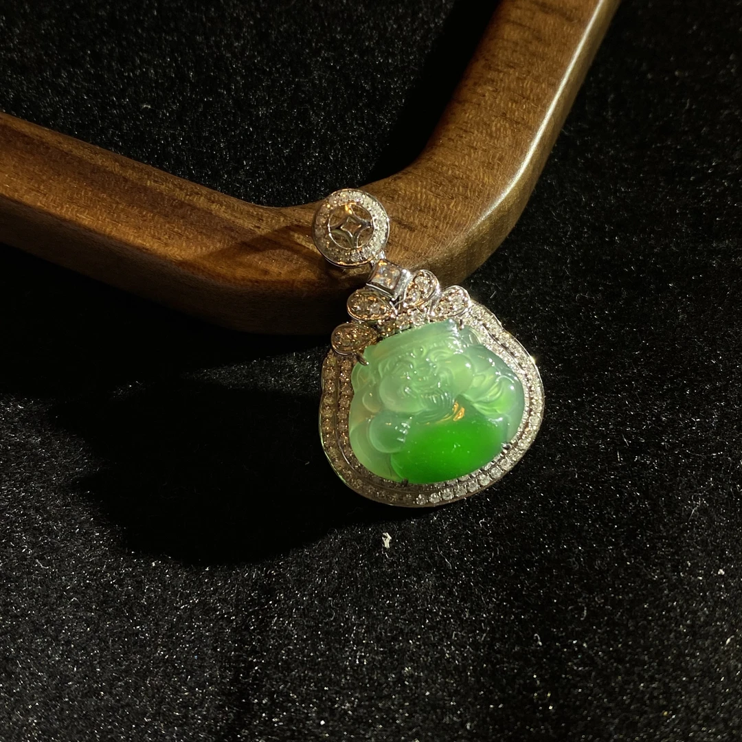 【芳華珠宝】·典藏级·天然翡翠a货冰种阳绿财神18k金镶嵌轻奢吊坠