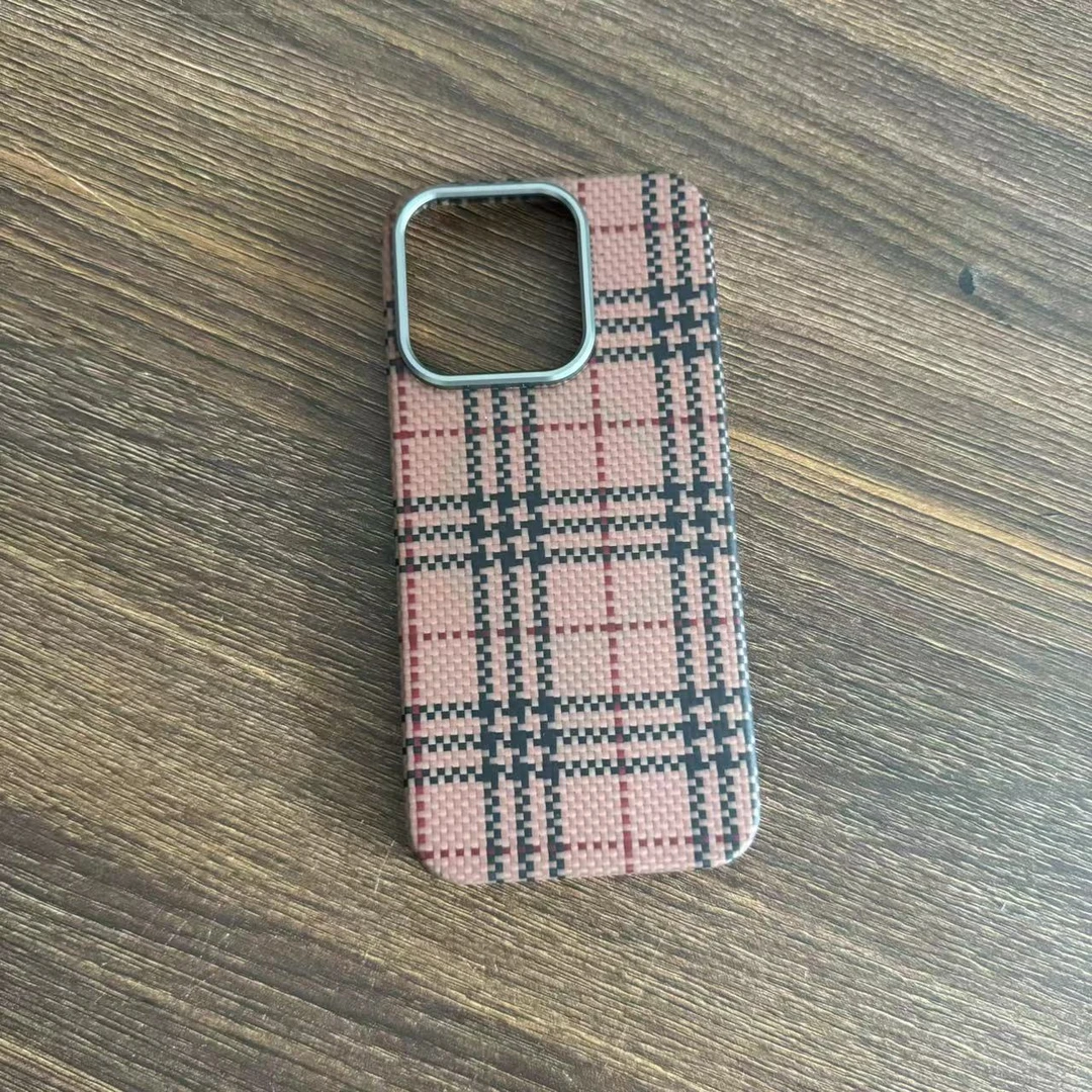 iphone15pro  max【瑕疵】巴宝莉纹全包磁吸