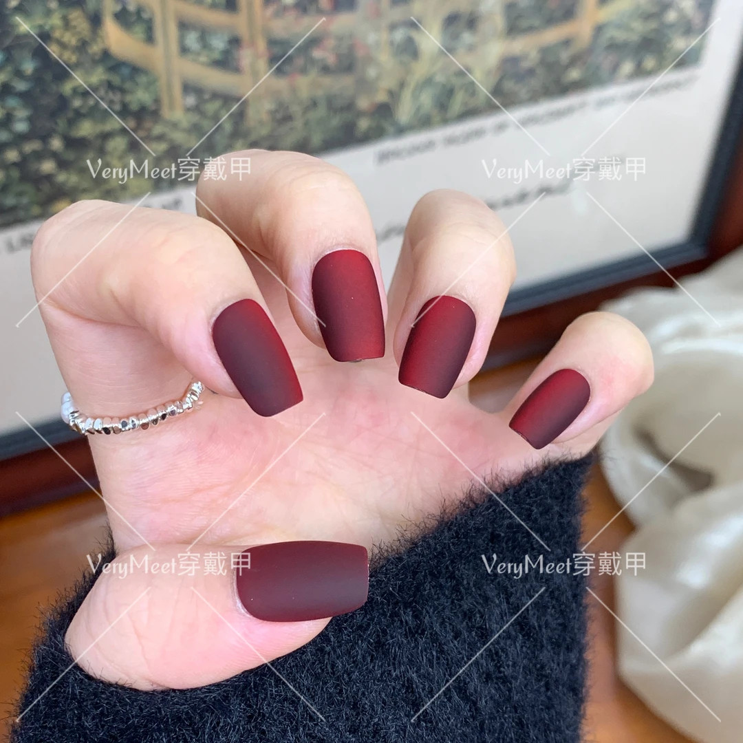VeryMeet穿戴甲磨砂款车厘子红巨显白短方甲百搭款美甲贴片L098