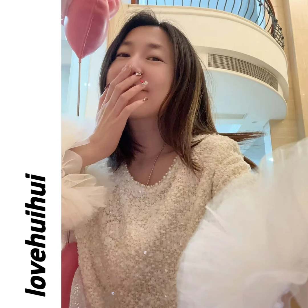 lovehuihui《时刻心动》气质款蕾丝袖上衣