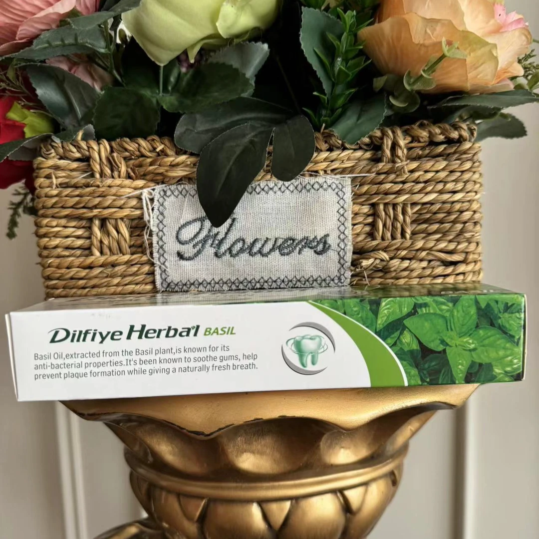 盐和柠檬抑菌洁白牙膏