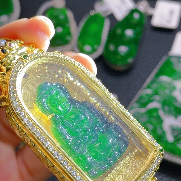 翡翠颈饰未镶嵌12，