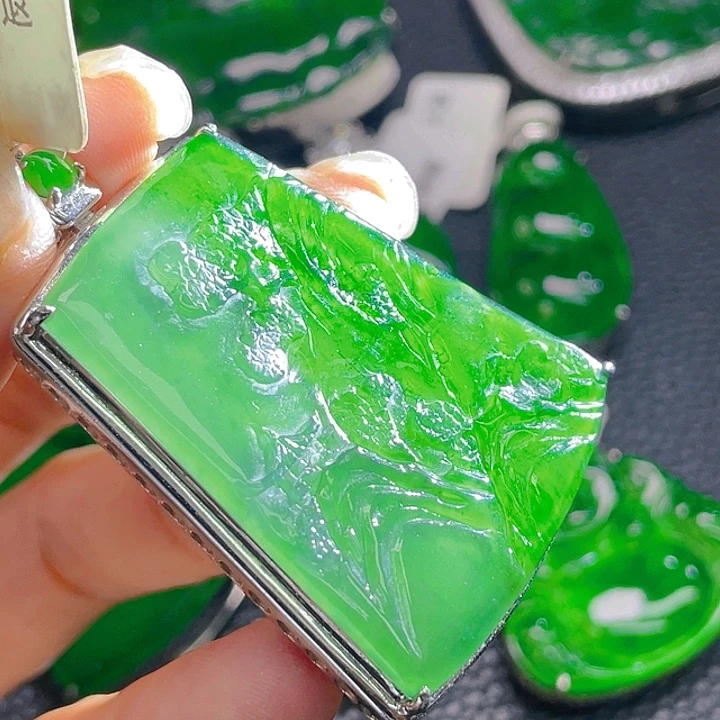 翡翠颈饰未镶嵌03，