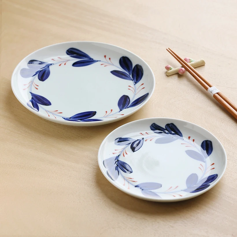 日本进口有田烧手绘青花釉下彩花环小清新日式早餐牛排盘菜盘A169