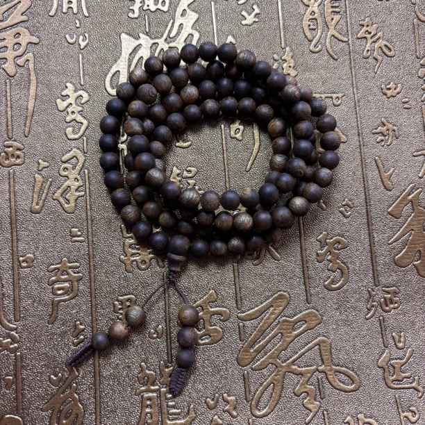 0.7九九沉莺歌绿奇楠沉香108粒货头手串男女士多样性发一