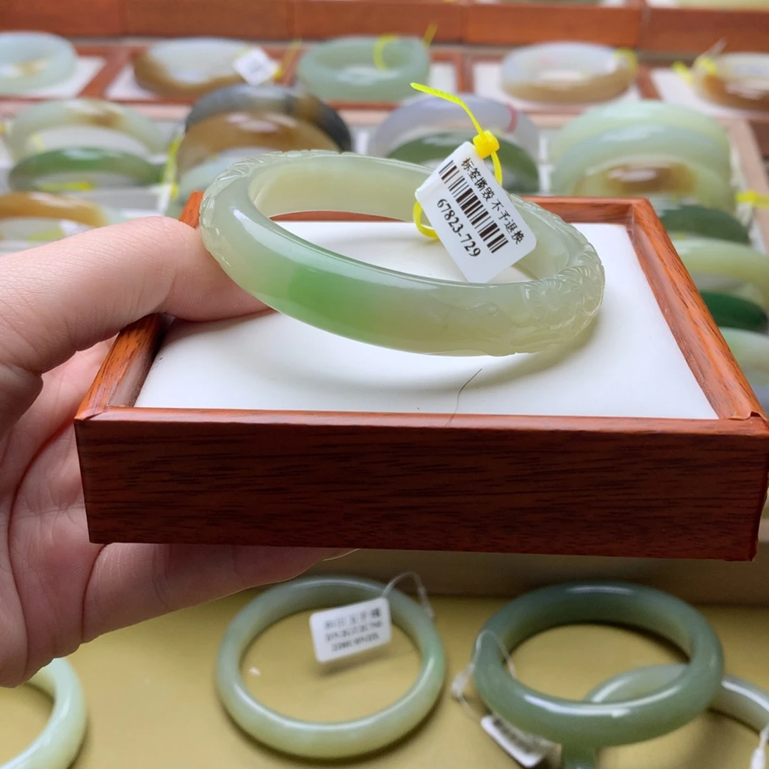 和田玉手镯未镶嵌55/56