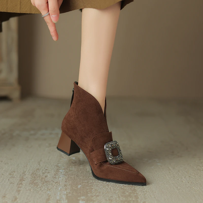 跟高5厘米 粗跟短靴2025年秋冬季新款时尚尖头百搭水钻短靴女