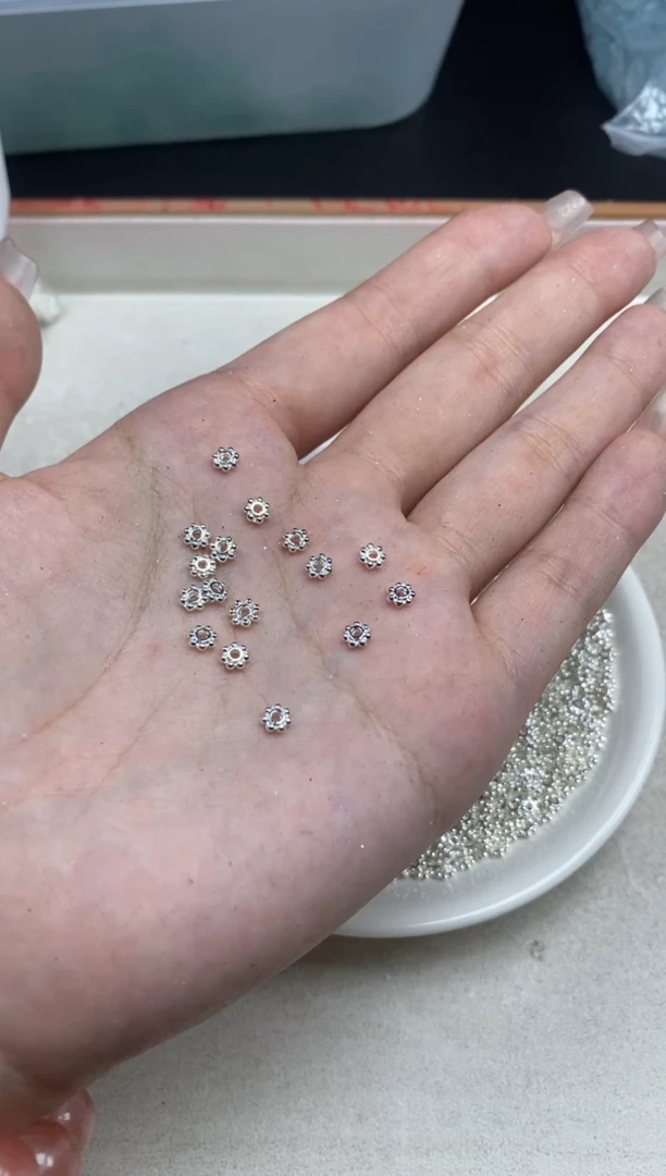 【闪购商品】玛瑙/玉髓颈饰银S800镶嵌银雪花隔片0.15¥4mm*100