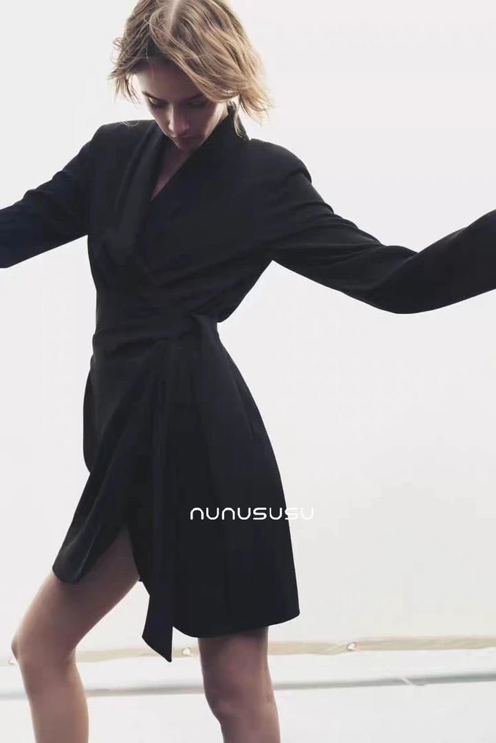 nunususu 设计款连衣裙秋冬收腰法式显瘦不规则气质系带性感