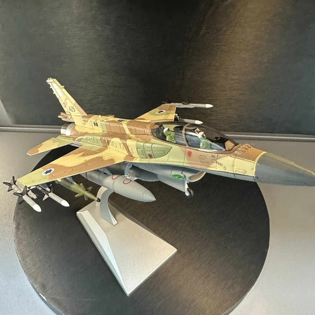 【F16i風暴戰鬥機】1/72戰鬥機合金模型收藏带底座