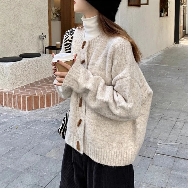 大码遮肚子牛角扣开衫毛衣女秋冬胖mm宽松显瘦加厚针织衫上衣外套