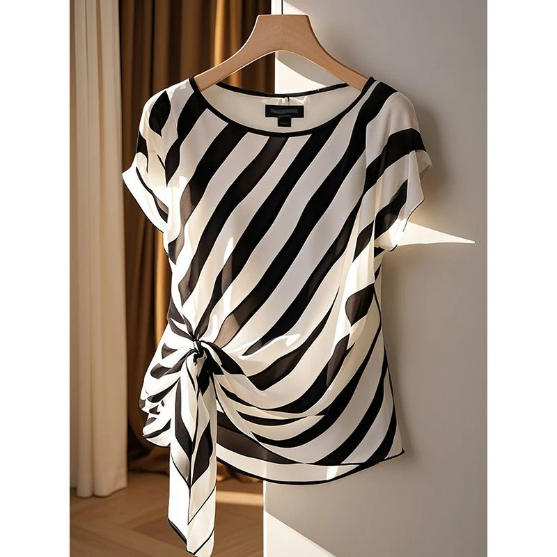 夏季洋气高端别致小衫女2024年气质时尚轻熟法式小众黑白条纹上衣