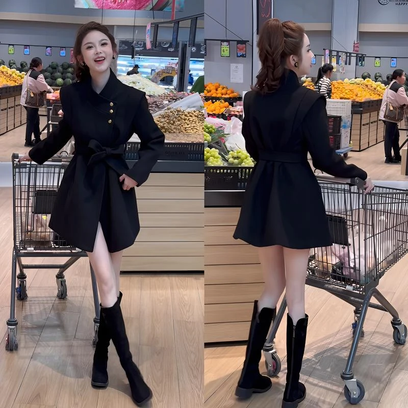 2024冬季新款赫本风时尚收腰直角肩气质韩版中长款夹棉大衣外套