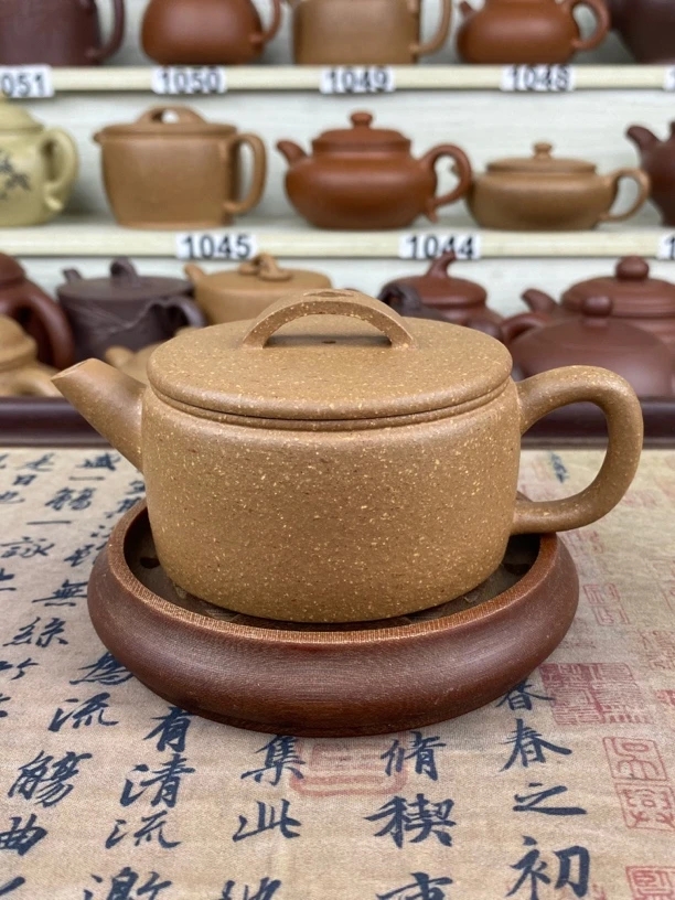 汉瓦壶、黄龙山台西矿区中层团泥、传统半手工制作、180cc左右。