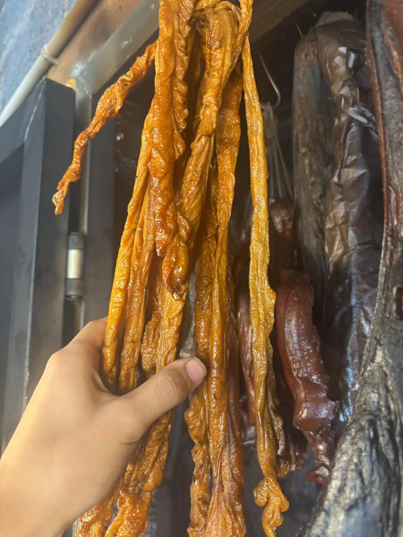 茶树古法熏制腊肥肠