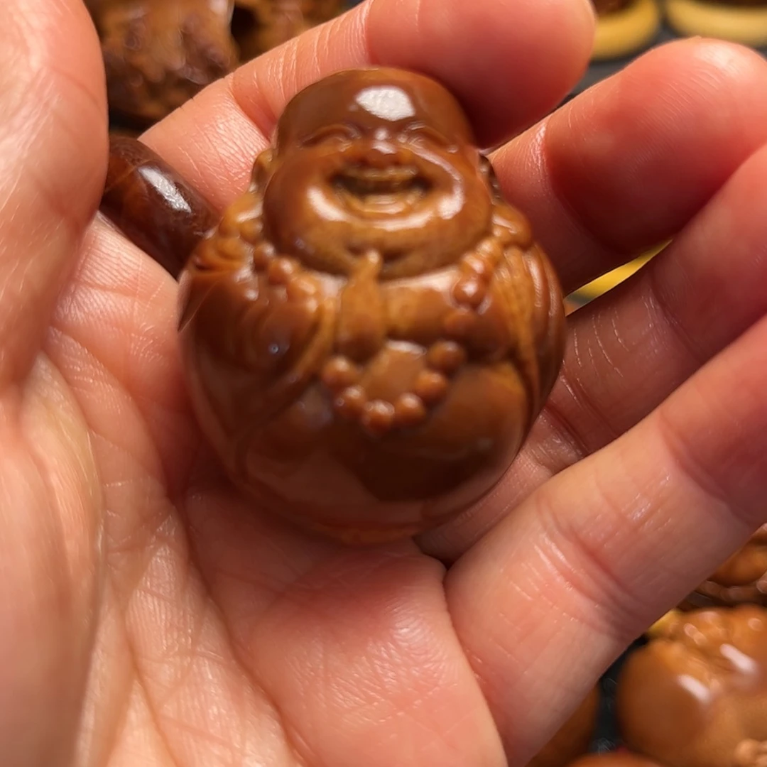 【闪购商品】橄榄核雕米勒一个