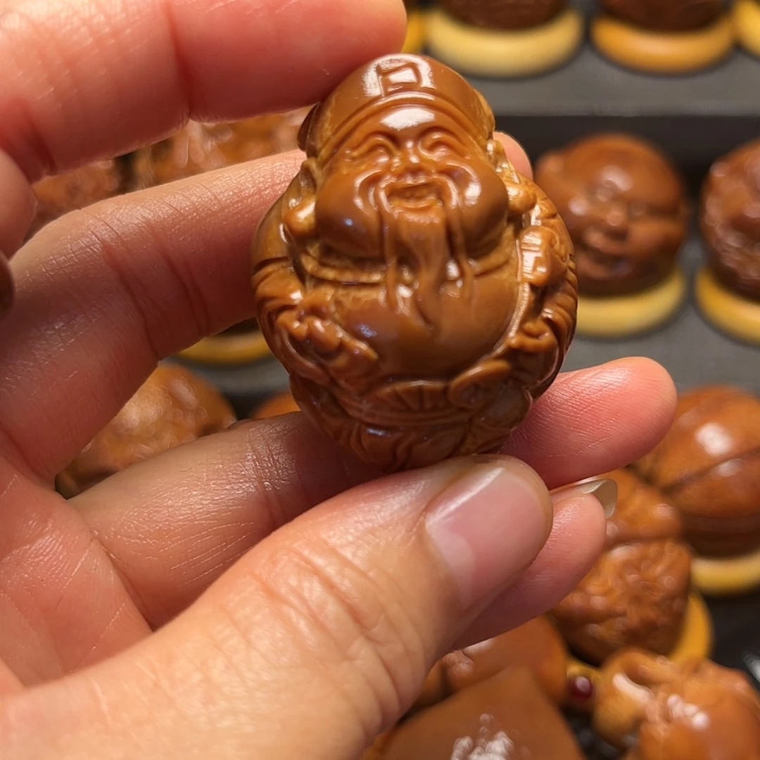 【闪购商品】橄榄核雕财神一个