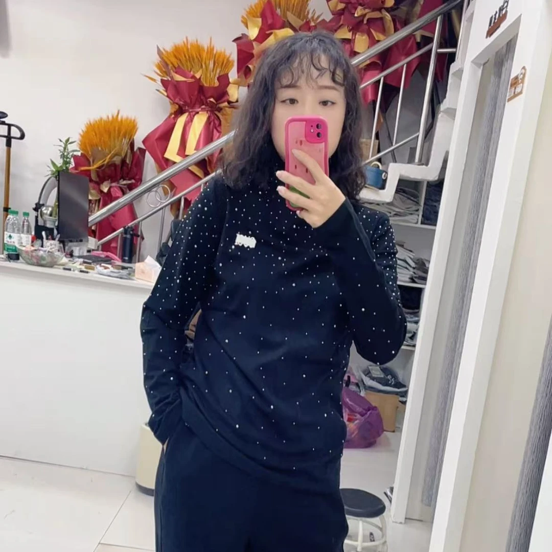 小景推荐 欧版前满钻抓绒中领打底衫-68366