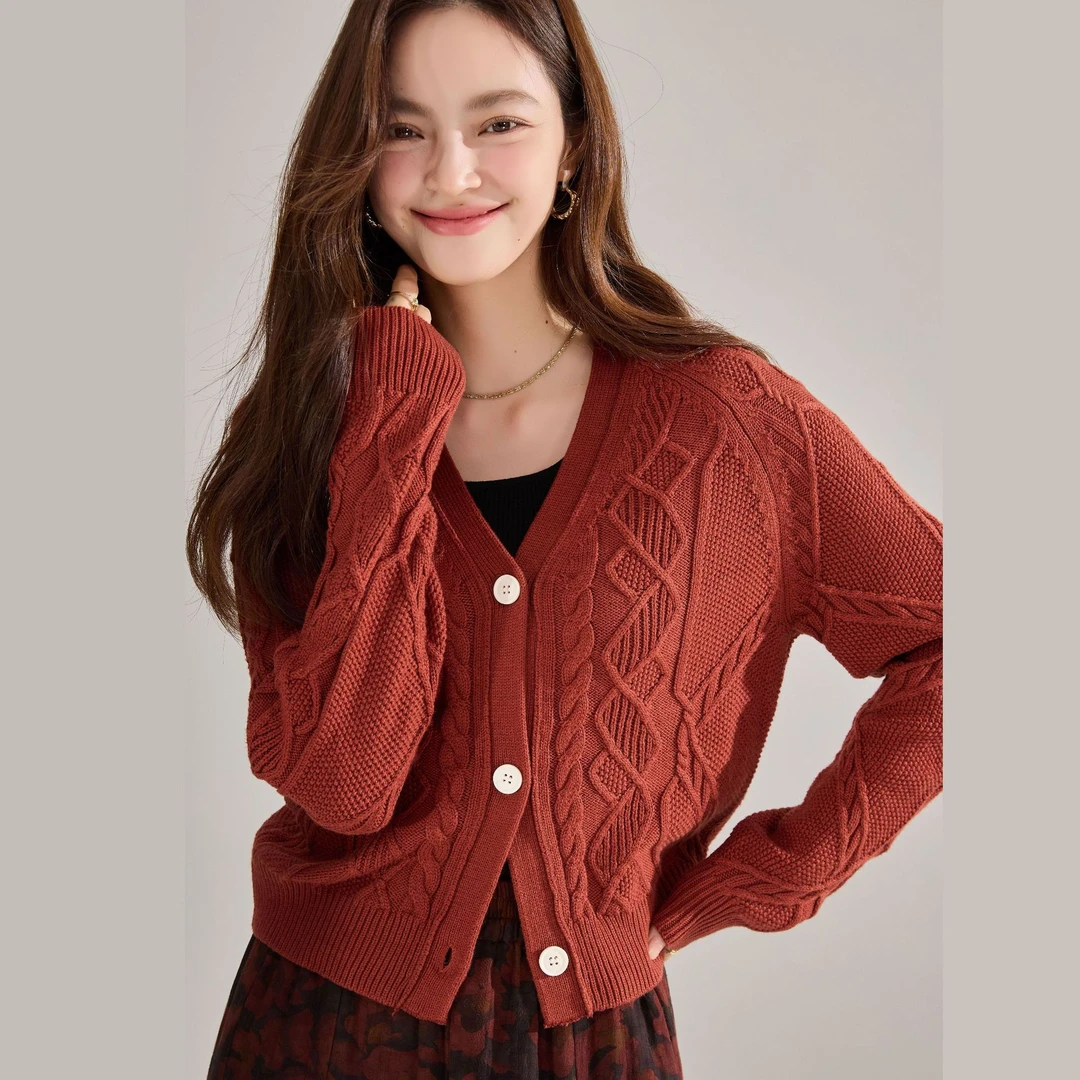 25秋季慵懒文艺风柔软舒适V领单排扣短款绞花针织开衫毛衣女15890