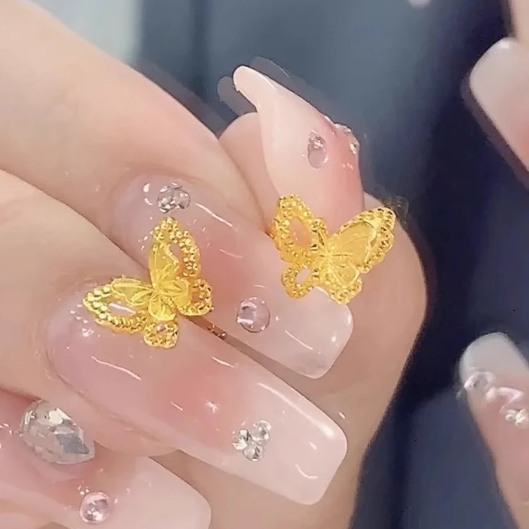 2025新款爆款蝴蝶耳钉女轻奢高级感耳骨钉简约气质超显白耳环