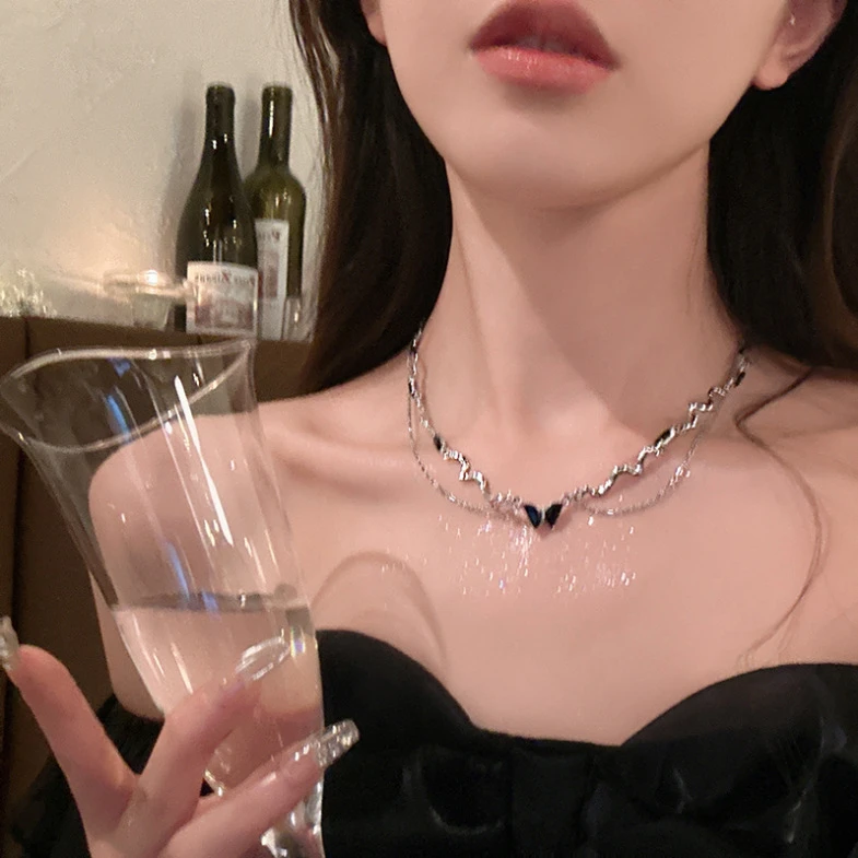 双层黑色蝴蝶项链女轻奢高级设计感辣妹锁骨链小众气质毛衣链配饰