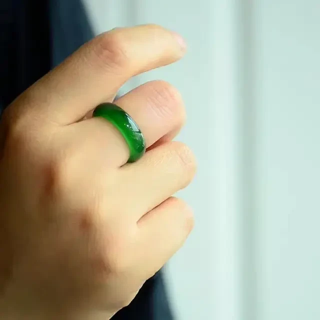 天然绿玉髓戒圈指环戒指男女转运招财绿玛瑙新款经典时尚玉石戒指