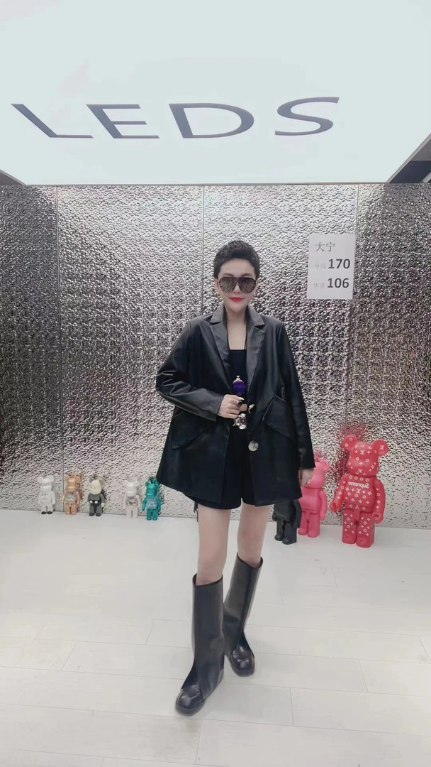 LEDS 58067 春秋季新款翻兜宽松夹克皮衣女外套