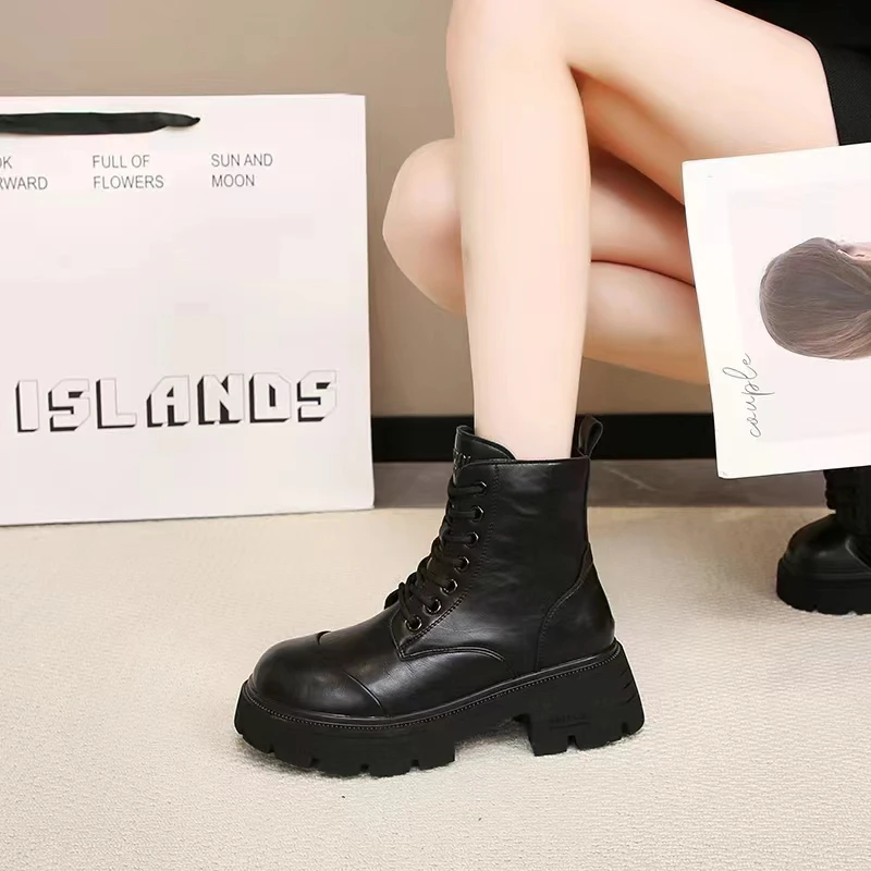 马丁靴时尚百搭冬季