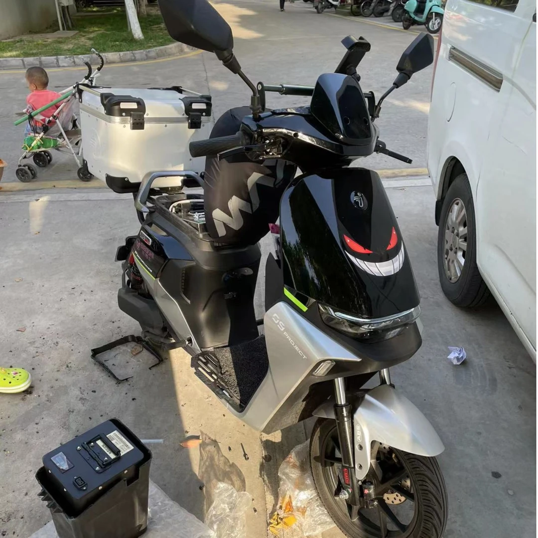 机械师F电动摩托车电池48V120AH电池，续航250-300公里，