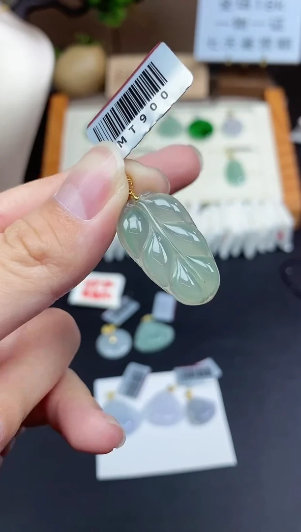【闪购商品】翡翠挂件18K金镶嵌金扣叶子多人@@CMT900