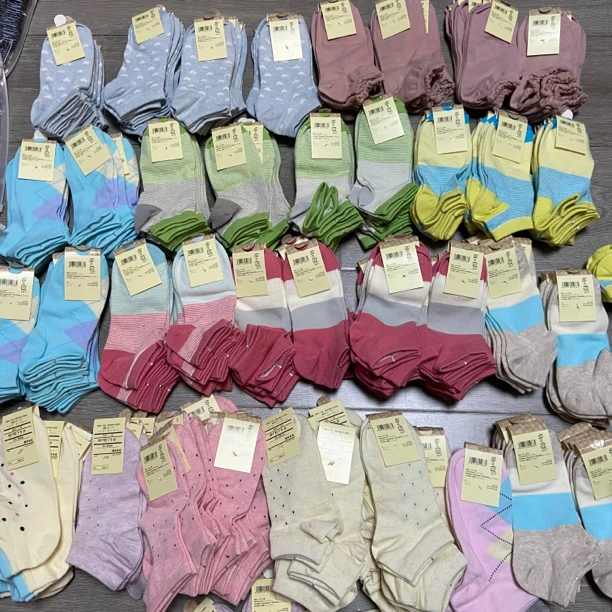 良&品@贴心小物。纯绵低帮袜女袜子颜色随机。