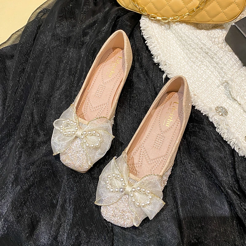 方头浅口平底单鞋女2024新款百搭蝴蝶结水钻软底软面大码豆豆鞋