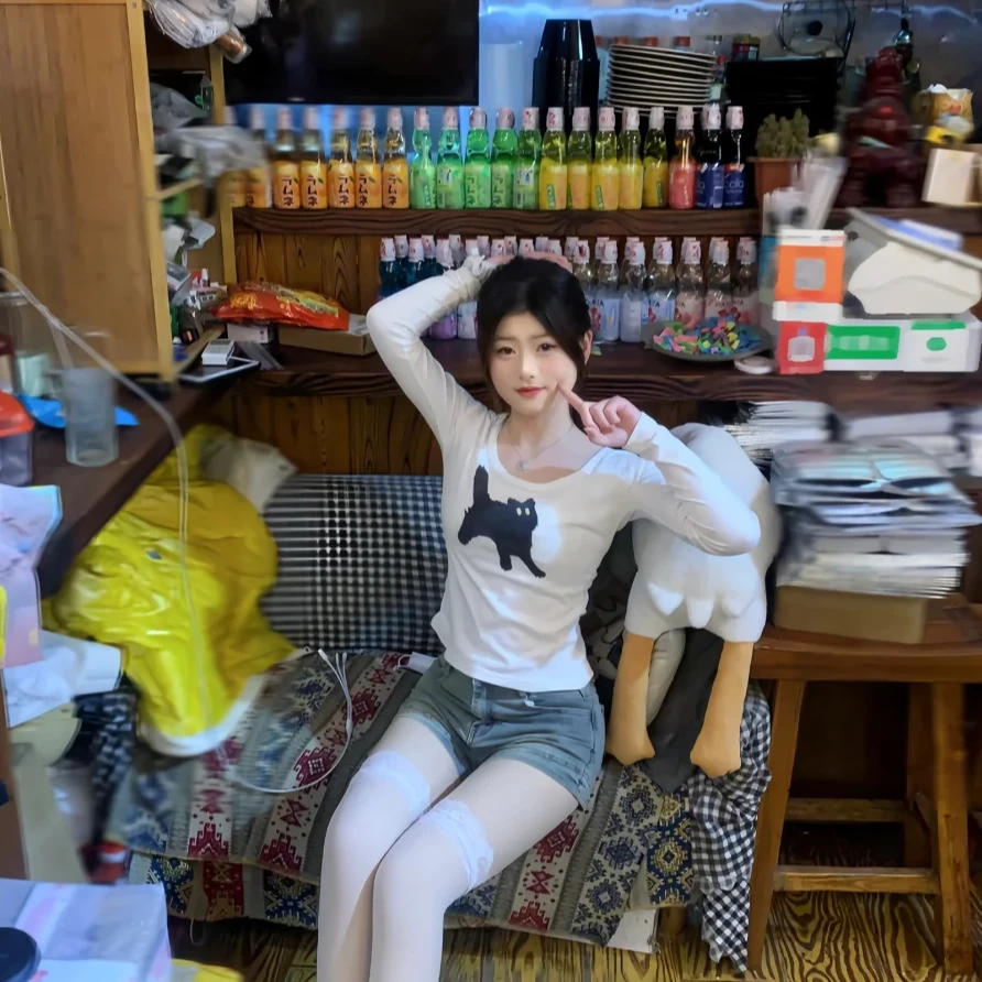 卡通印花德绒内搭打底衫女秋冬季u领长袖T恤辣妹修身显瘦短款上衣